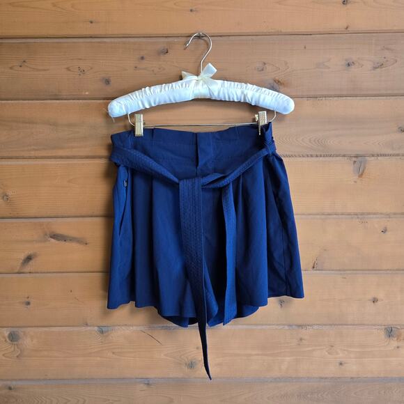 Athleta Skyline Short II 10 Navy Blue High Rise Tie Waist Multi Pocket Hiking - Picture 2 of 4